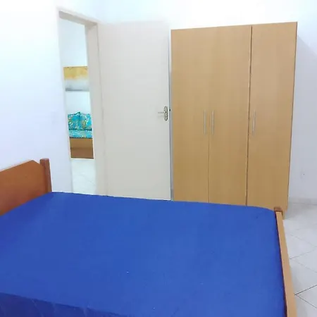 Apto c/2 quartos sendo uma suíte c/ar e 2banheiros-3